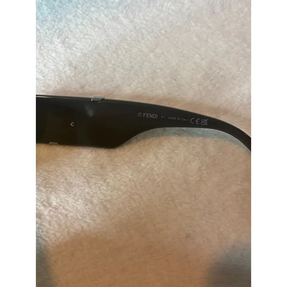 Brand New Fendi Sunglasses - FE40131I Rx Size 51-20-150*2 F